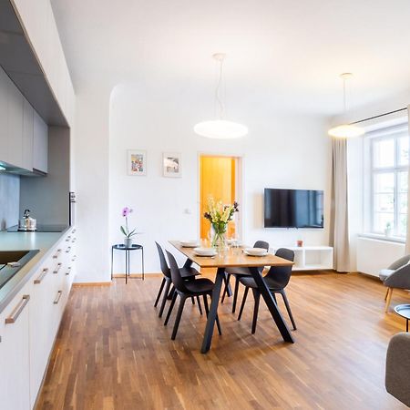River View Apartment Praha Bagian luar foto