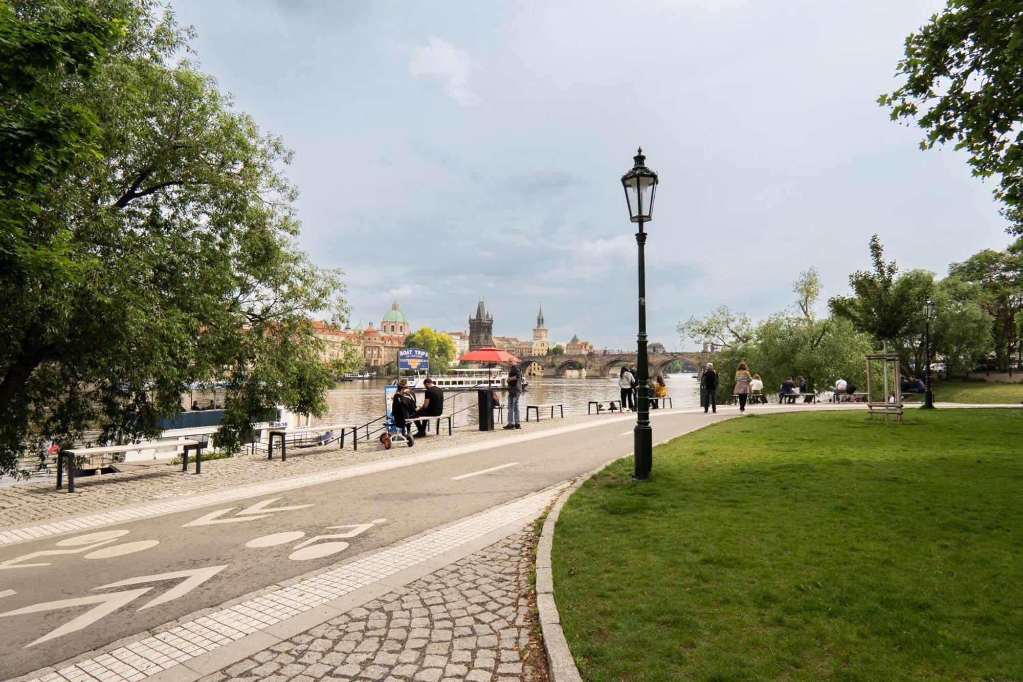 River View Apartment Praha Bagian luar foto
