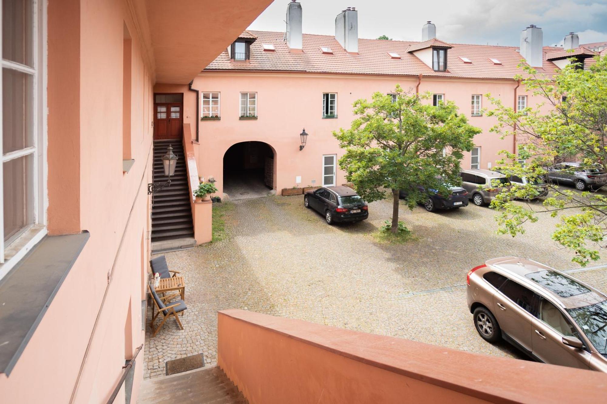 River View Apartment Praha Bagian luar foto