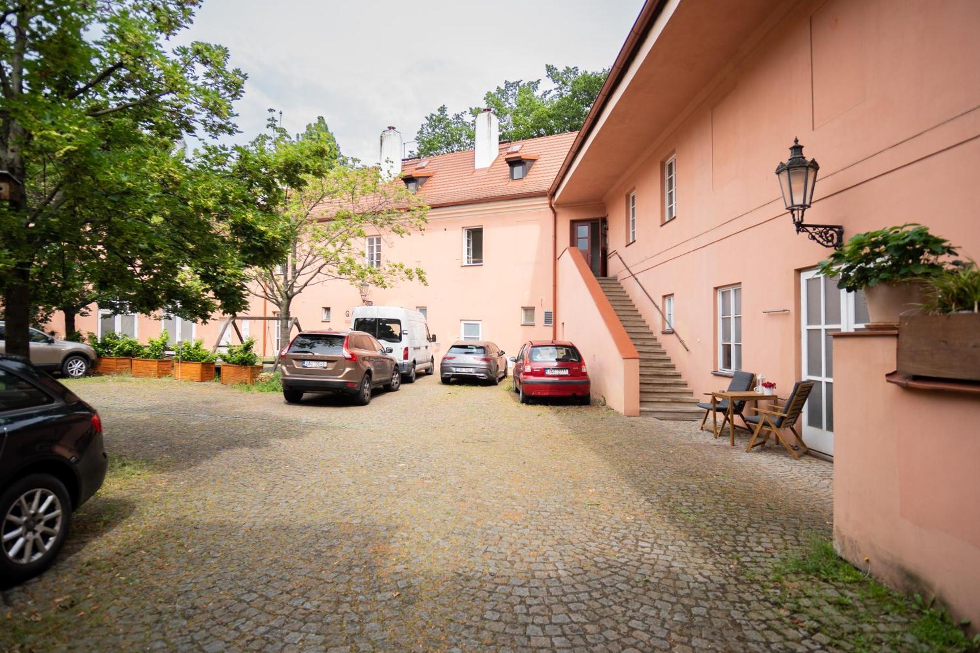 River View Apartment Praha Bagian luar foto